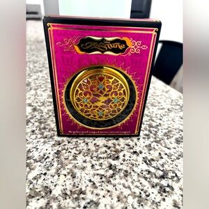 Pink and Gold Compact with Intricate Design Disney Jasmine